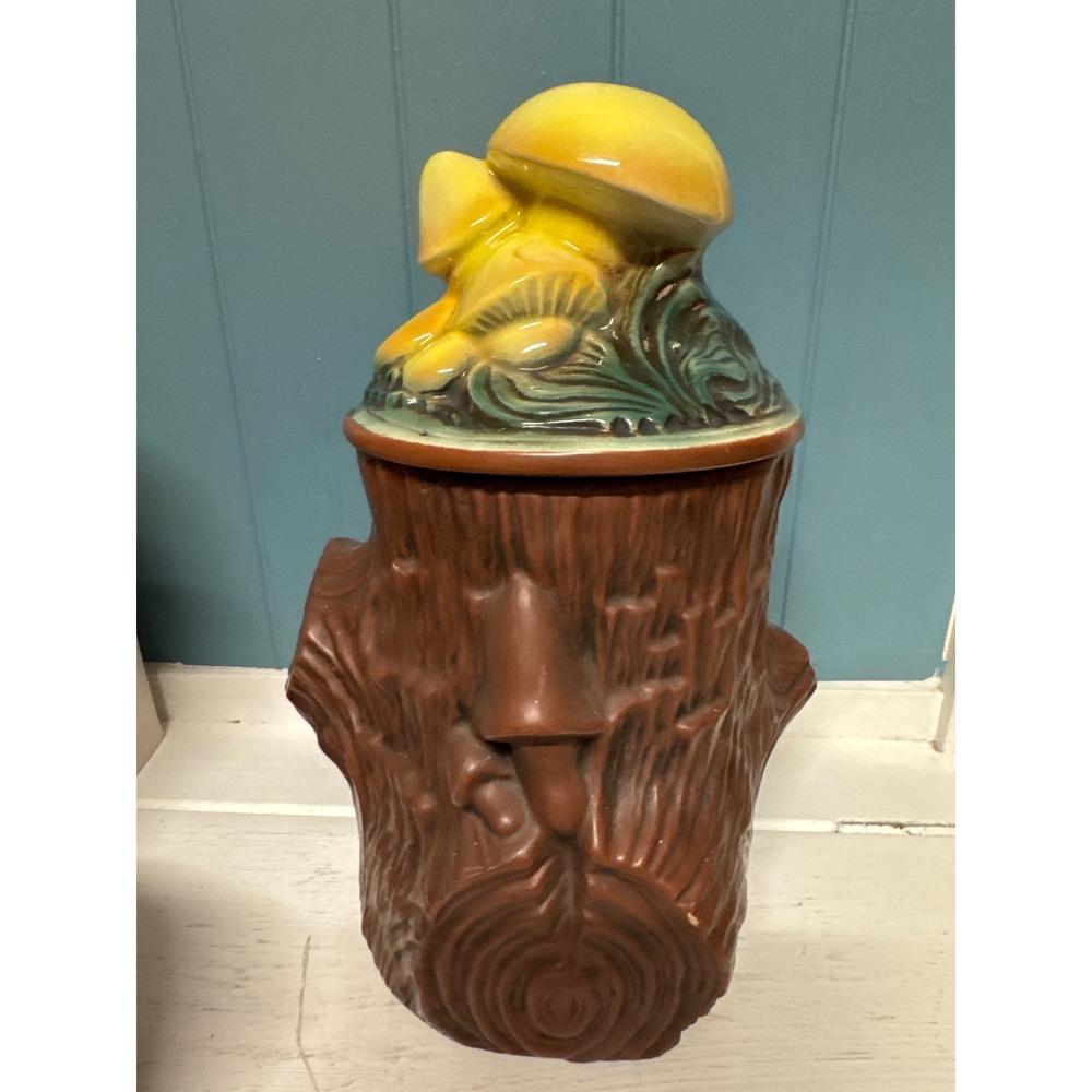 Vintage McCoy Ceramic Mushroom Tree Stump Cookie Jar USA Made MCM